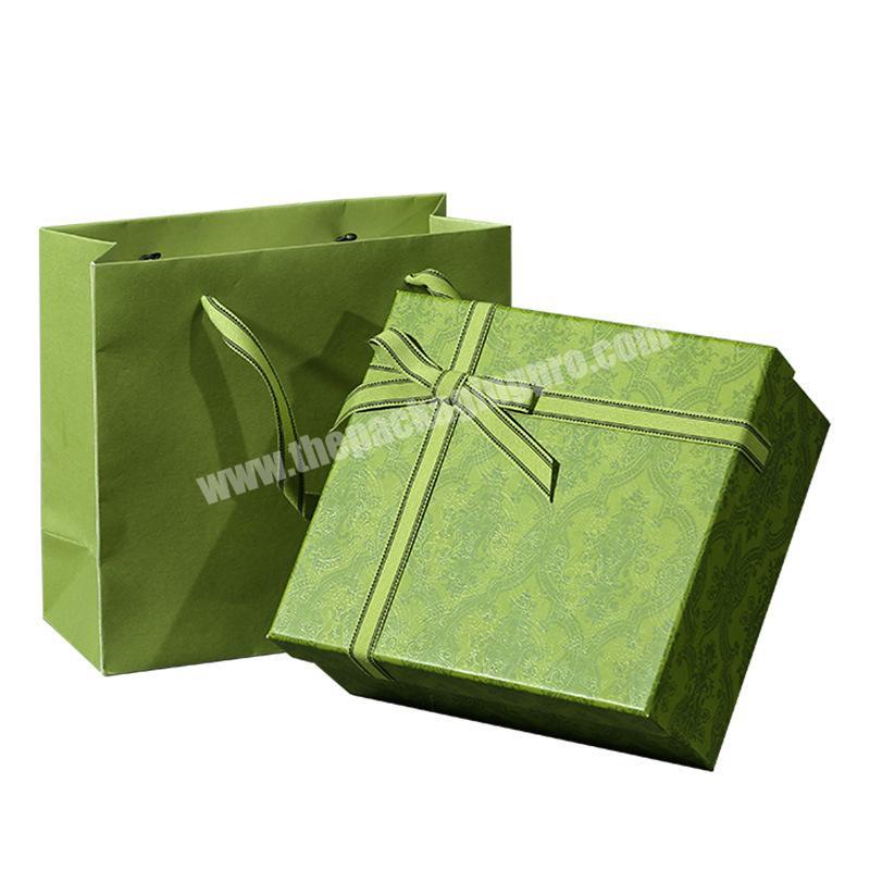 Custom Recycled Christmas Design Paper Gift Boxes Packaging With Ribbons Lid
