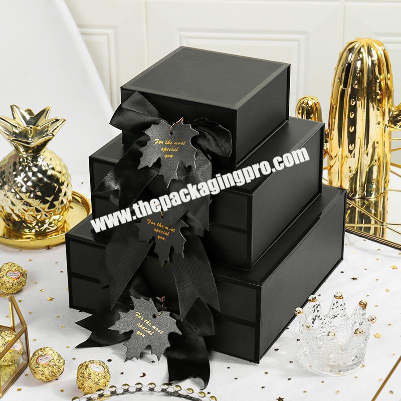 Wholesale Magnetic Paper Gift Box Black Clothing Brand Packaging Giftable Box for Clothes