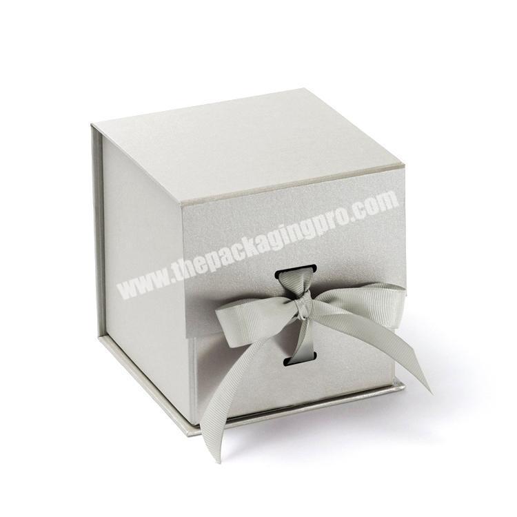 Custom Matte White Square Foldable Hard Paper Magnetic Ribbon Closure Gift Box
