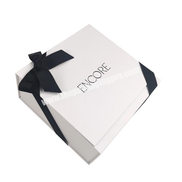 Eco Friendly Custom Logo paper gift box Bridesmaid Wedding Paper Cosmetic Gift Packaging Box