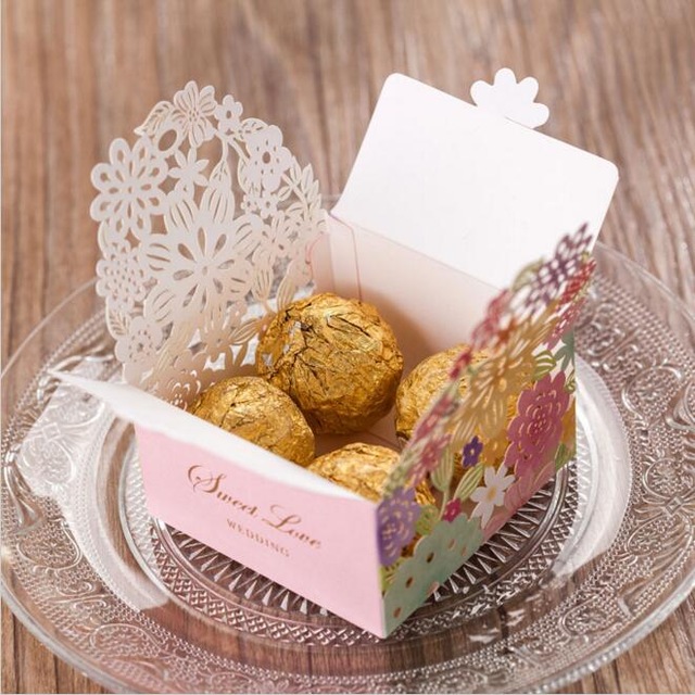 30pcs/pack Laser Cut Candy Boxes Pink Paper Flowers Hollow Out Chocolate Sweet Box Gift Bag for Wedding Supplies