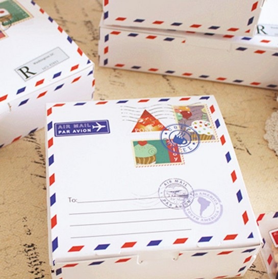 Hot Sale 14*14*6.5cm 10pcs envelope travel design Cheese Cake Paper Box Cookie Container gift Packaging Wedding Christmas Use