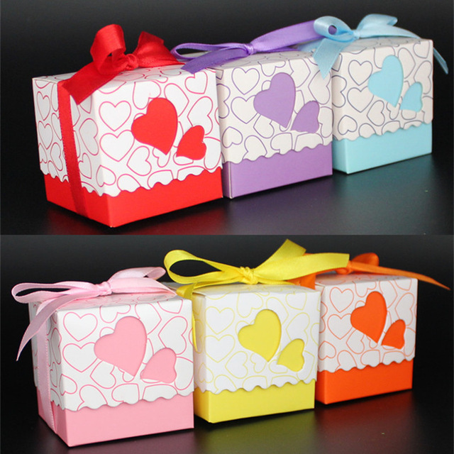 New 100Pcs Candy Box Paper Boxes Gift Ribbons for Guests Wedding Favors Gifts Boxes Party Favors Christmas Wedding Decoration.Q