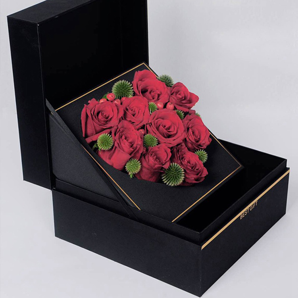 Square heart-shaped gift box flower box holiday gift box satin box