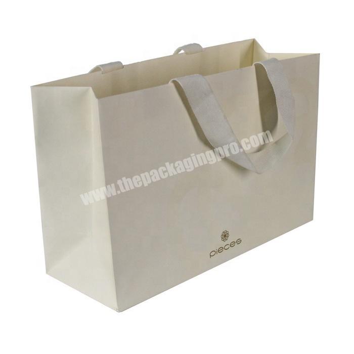 Beautiful printing white cardboard paper clothes bag with cheap price