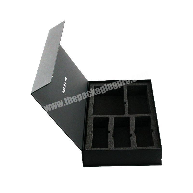 Black Clamshell Magnetic Closure Cardboard Packaging Gift Box With Foam Insert