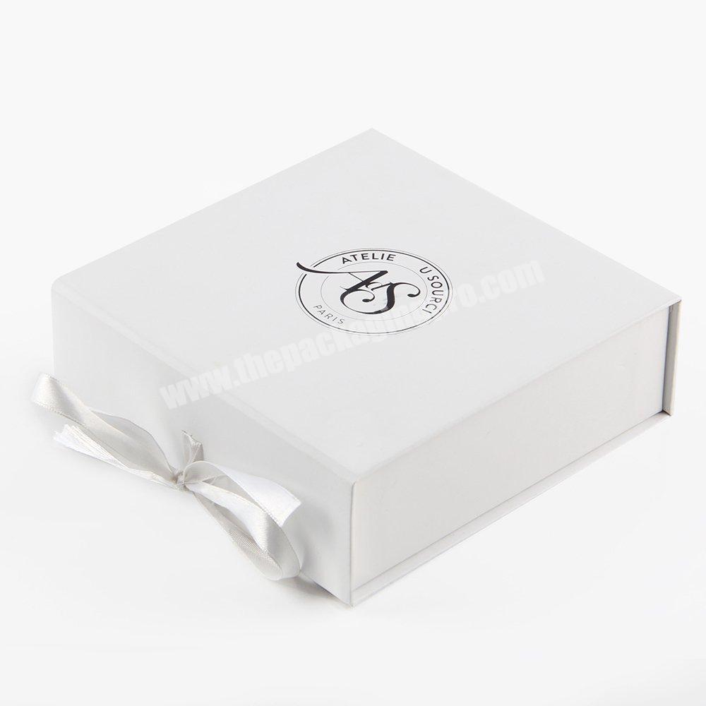 Bulk wholesale custom logo white flat pack folding box with ribbon
