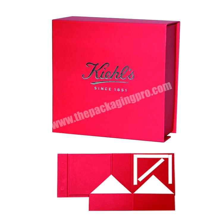 Cardboard folding box for gift and brand printing with magnetic closure