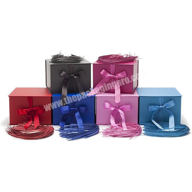 China Custom Logo Luxury Magnetic Pink Box Grey Rigid Paper Gift Packing