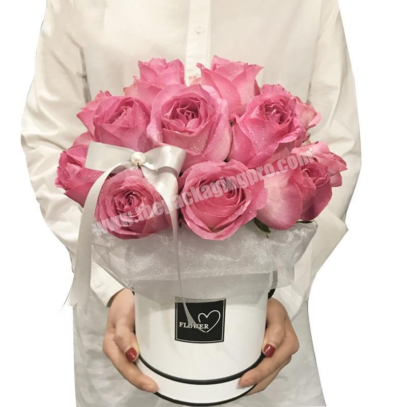 China Customized Printed Paperboard Paper Packing Round Bouquet Rose Flower Gift Box With Lids