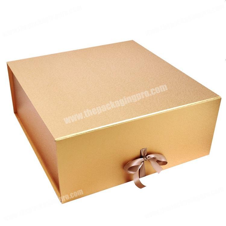 China Products Custom Logo Printing Cardboard Paper Ribbon Closure Foldable Flat Ship Packaging Box