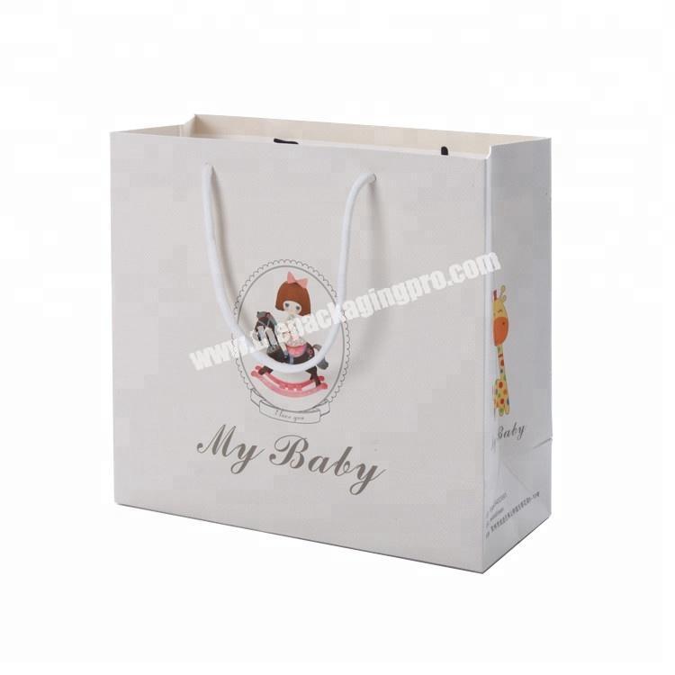 China Suppliers Wholesale Customized Logo Printing Toy clothing shoes packing paper bag with handle