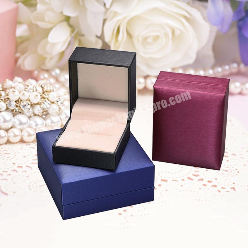 China Wholesale Manufacturer Custom Logo Print Velvet Insert PU Leather Square Ring Gift Packaging Jewelry Box Hinge.