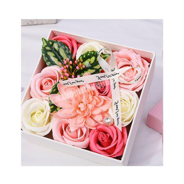 Creative design gift round packaging heart flower box