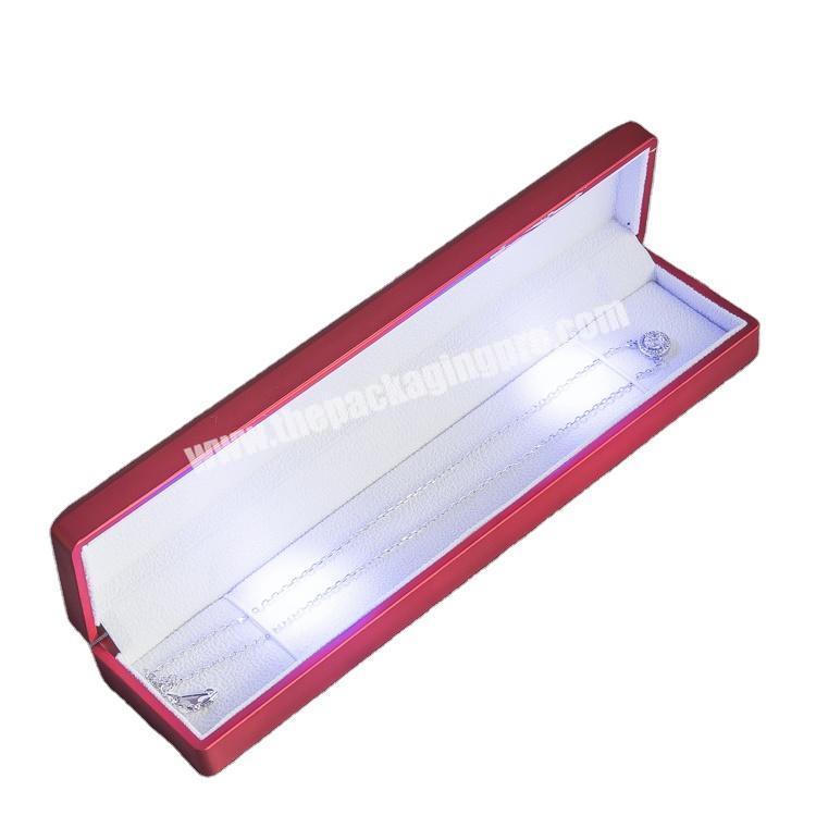 crepack innovative LED light 23 x 5.5 x 3.5cm chain box in red color outside white color interior