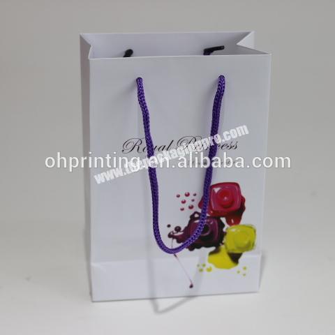 Custom 210g coated white paper bag with logo for nail polish packaging bag with logo