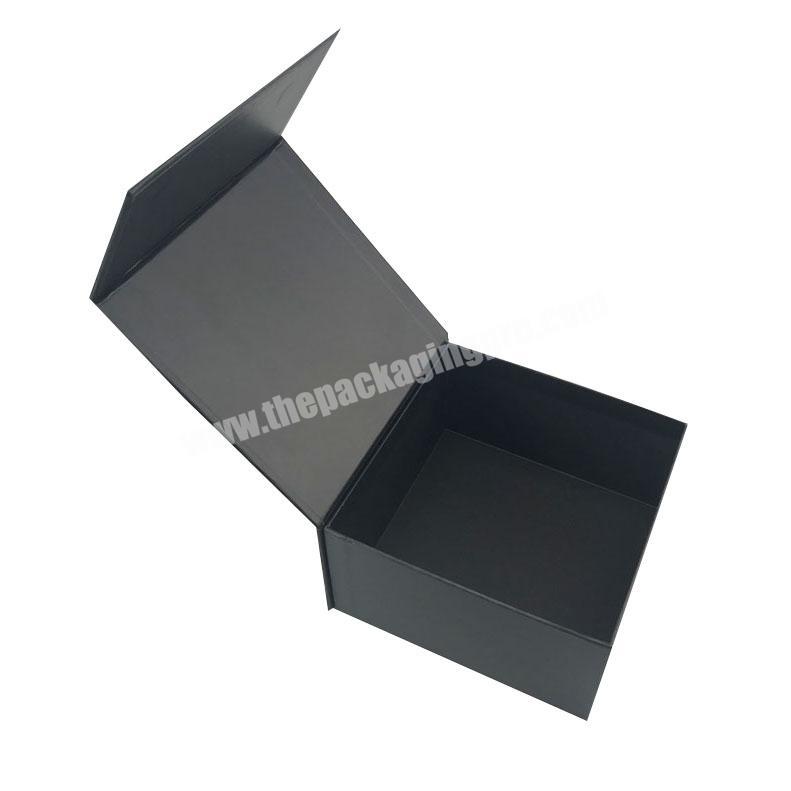 Custom eco-friendly cardboard matte black magnetic flip lid box with debossed logo