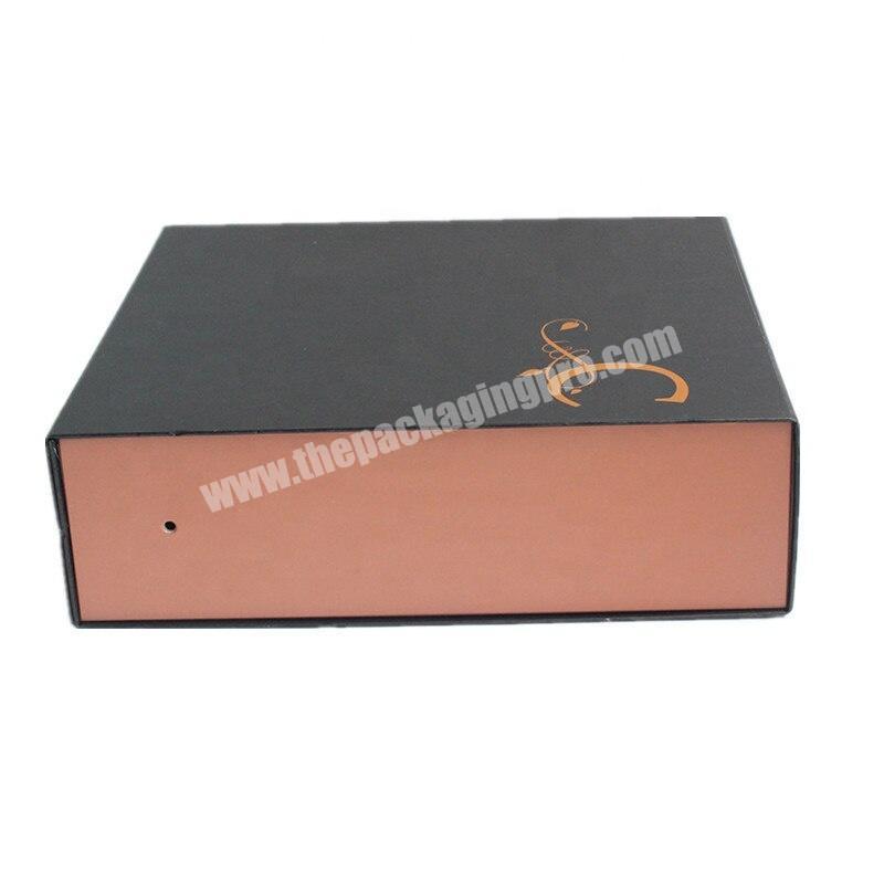Custom folding magnetic closure clothes coloured packaging apparel boxes
