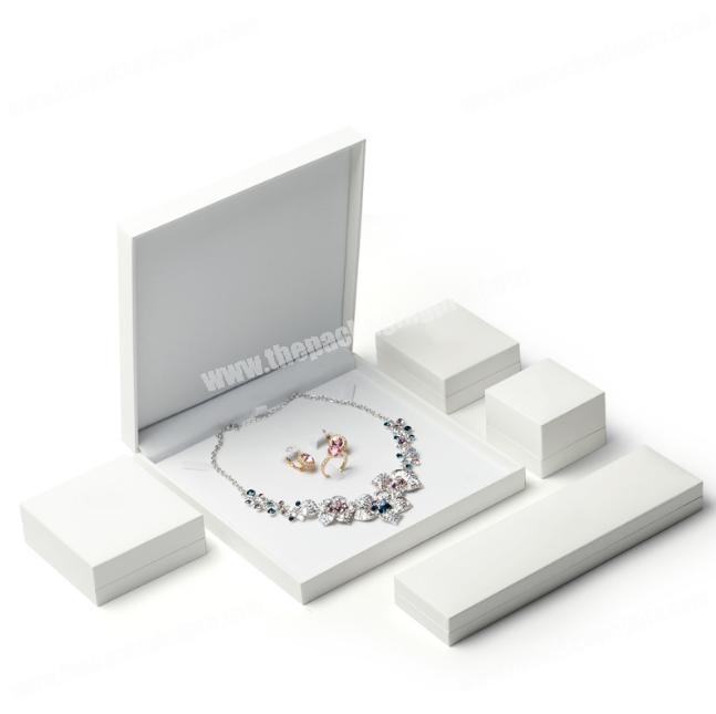 Custom High End White Luxury Gift Jewelry Box