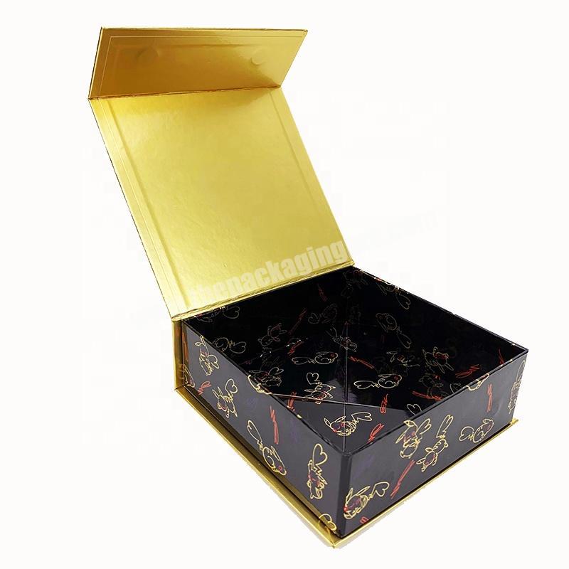 Custom logo easy folding gold cardboard clothing packaging paper gift box with magnetic closure