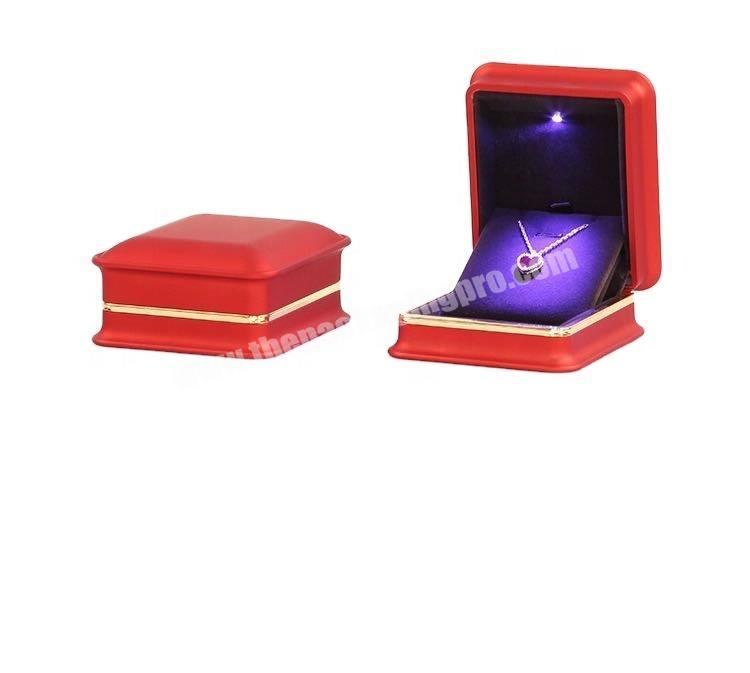 Custom Logo OEM Led Lighting Red Rectangular Package Paint Wedding Women Jewelry Set Velvet Inside Pendant Boxes