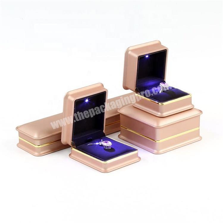 Custom Logo OEM Led Lighting Rose Gold Rectangular Package Paint Wedding Women Jewelry Set Velvet Inside Ring Boxes