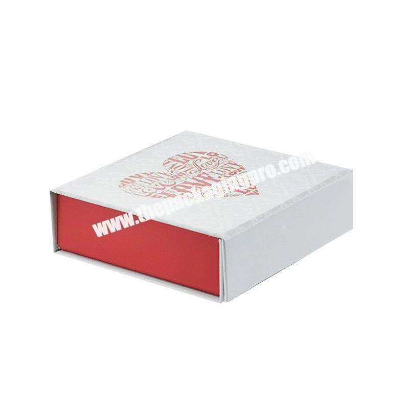 Custom logo pattern printing white magnetic closure small hamper gift box