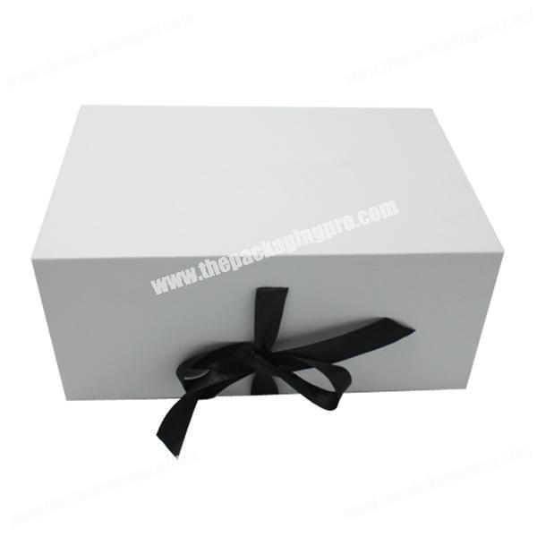 Custom Logo Printed Cardboard Paper Folding T-shirt Magnetic Packaging Gift Boxes