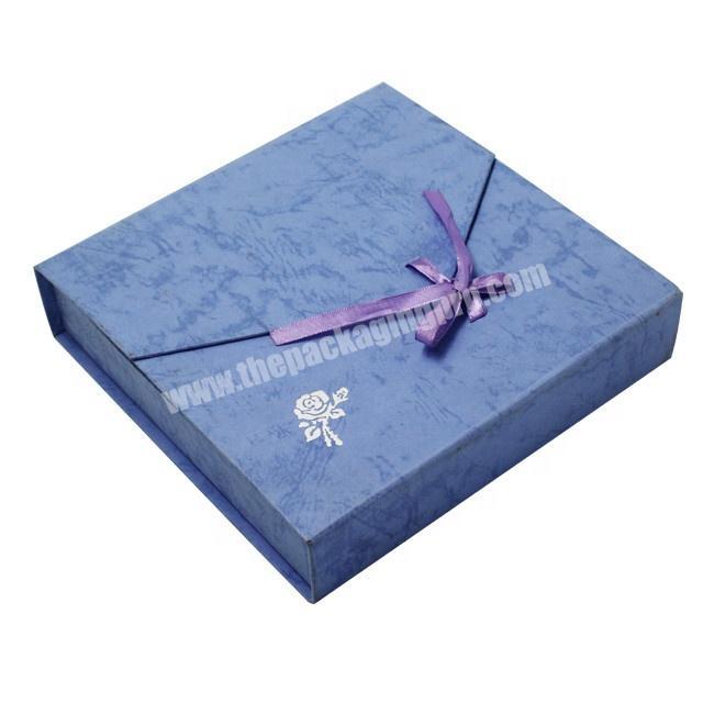 Custom Luxury Cardboard boxes Packaging Magnetic folding Gift Box Wholesale with Your Logo