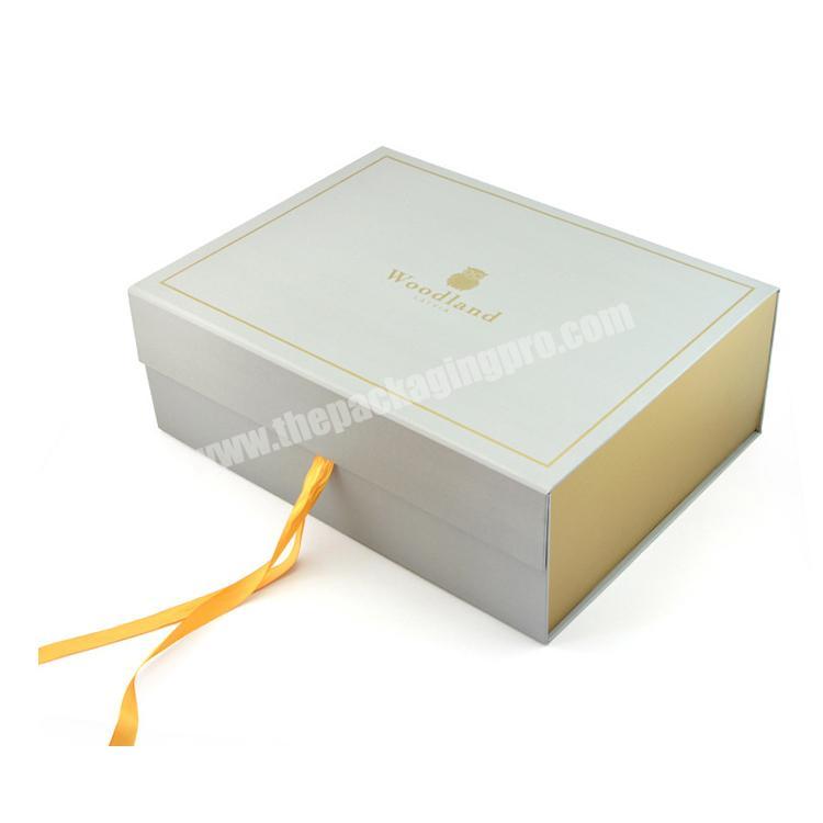 Custom luxury cardboard foldable gift packaging t-shirt folding box