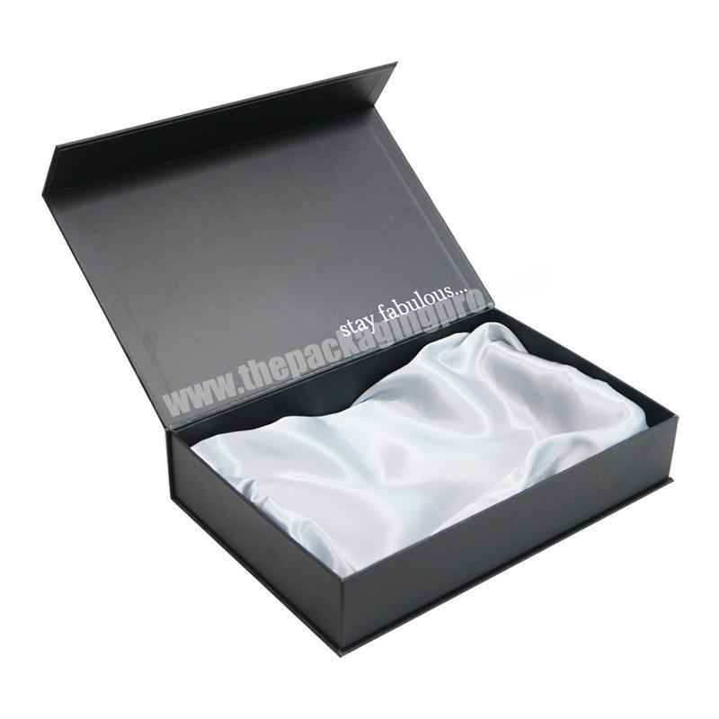 Custom luxury foldable magnetic gift box packaging lined with silk