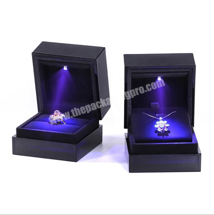Custom  Luxury Jewelry paper gift box  with LED  Foil logo For Counters Retail