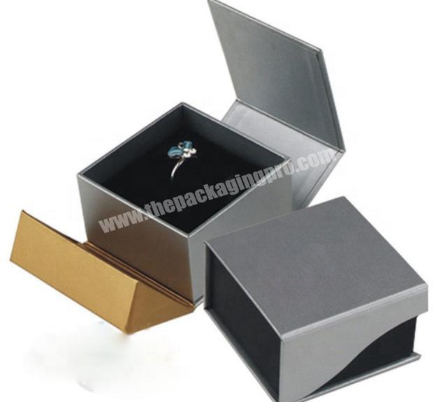 Custom luxury printed velvet paper cardboard jewelry set packaging box inserts pouch