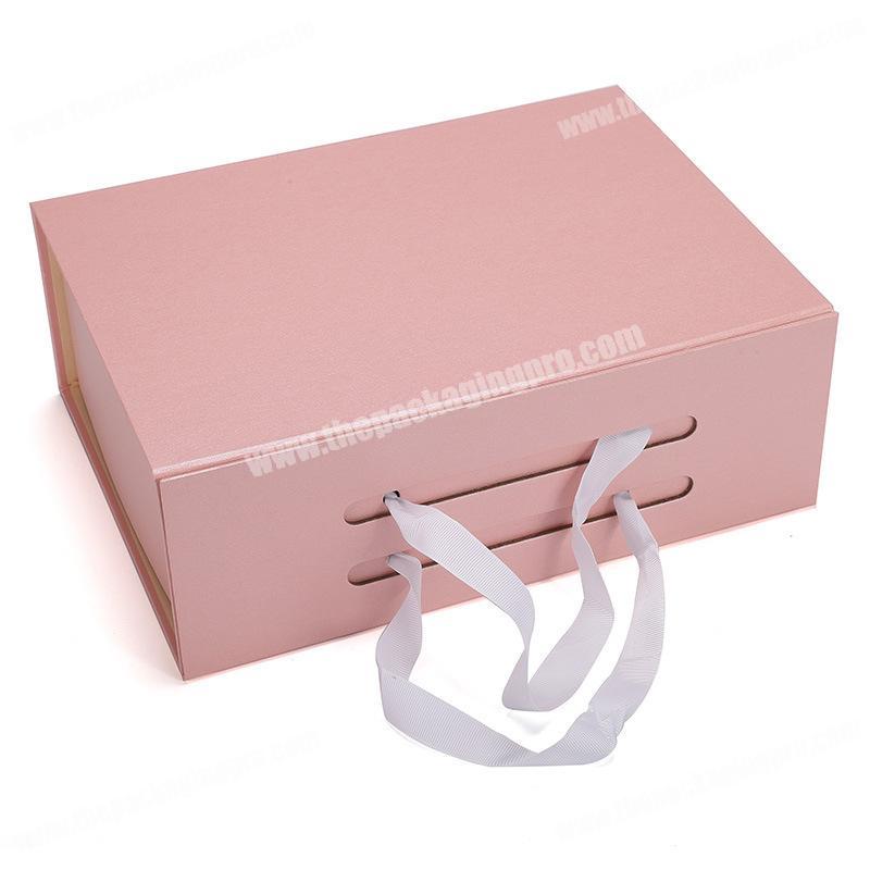 Custom Luxury Rigid Paper Cardboard Magnetic Closure Gift Boxes With Silk Ribbon Handle