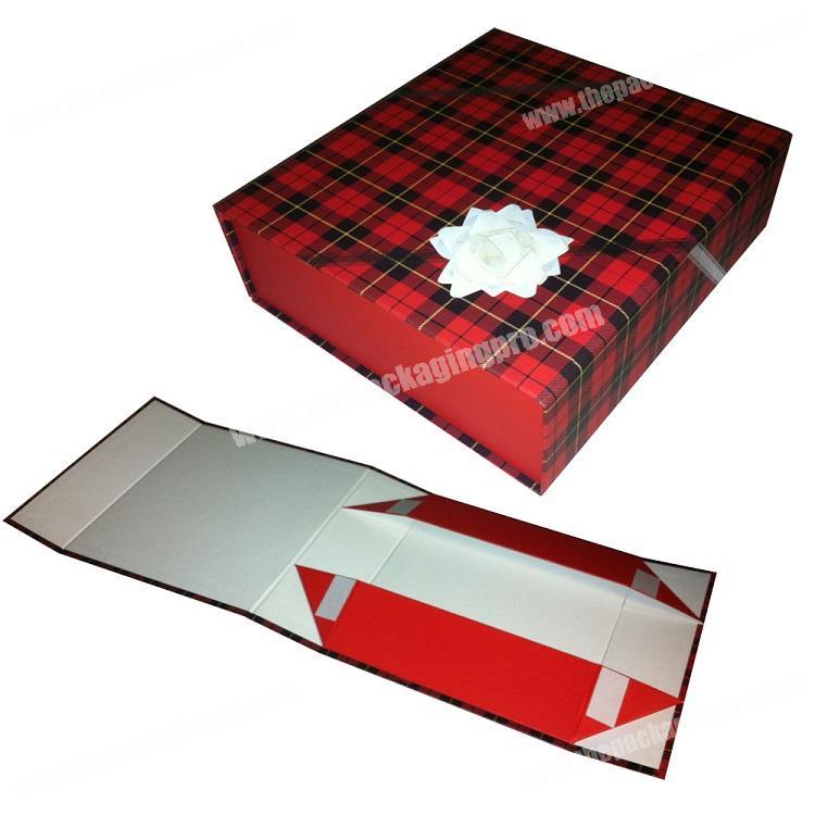 Custom made printing rigid cardboard paper ribbon closure foldable clothing packaging gift box