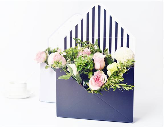 Custom New design rigid Envelope Shape Cardboard packaging Valentine Flower Packing Box