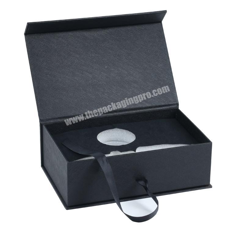 Custom paper flat packing boxes , luxury cosmetic magnetic black box with closure
