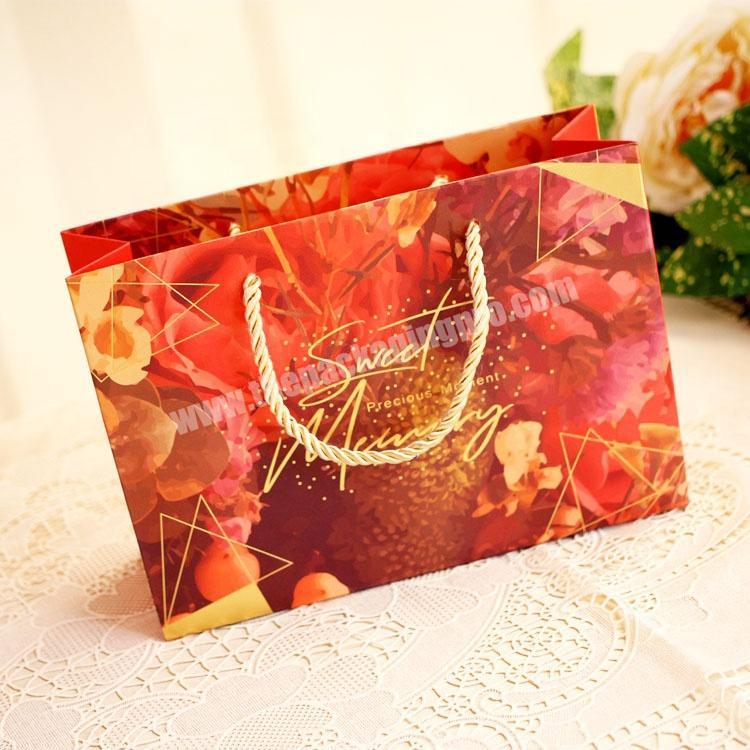 Custom Printed Fashion Design Boutique Clothes Shopping Gift Packaging 250gsm Coated Paper Bag