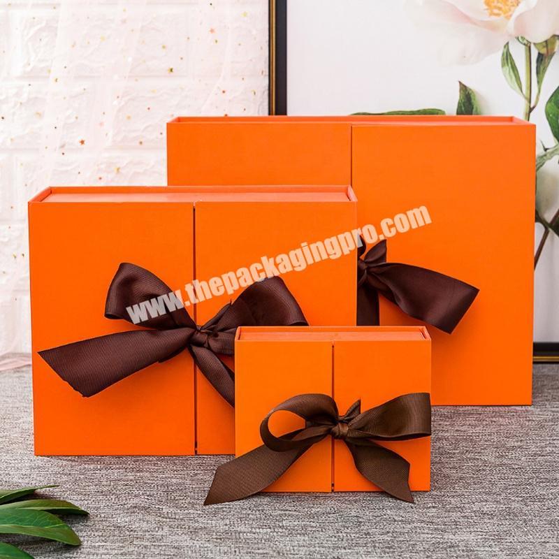 Custom Printing Cardboard Gift Packaging Paper Box Hard Magnetic Close Book Shape Gift Paper Box for Scarves
