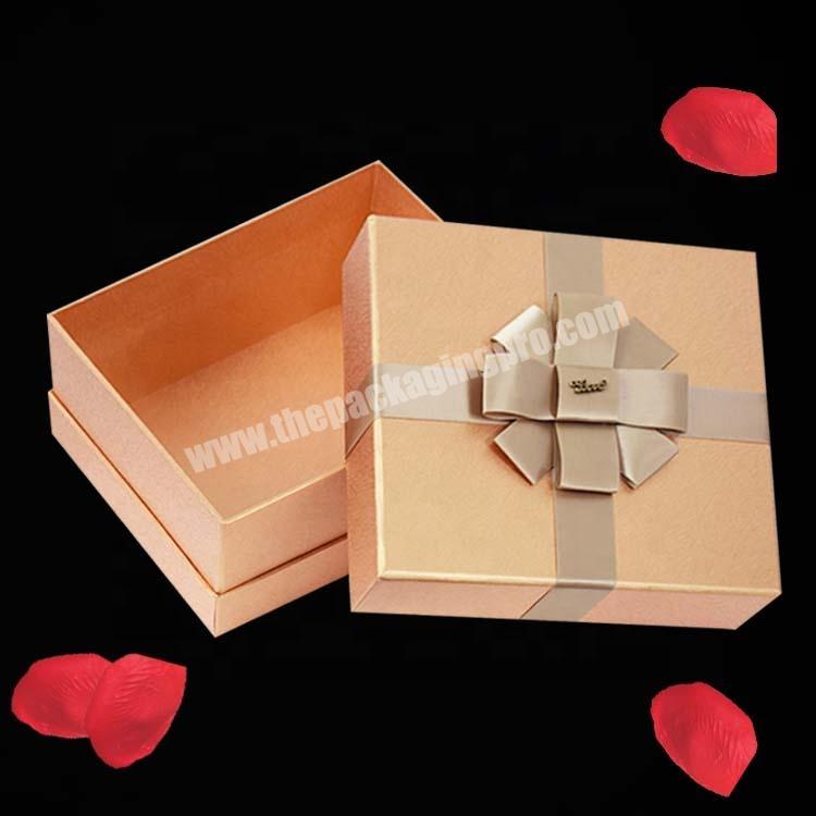 Custom Printing Cardboard Packaging Lid and Base Gold Chocolate Box With Ribbon