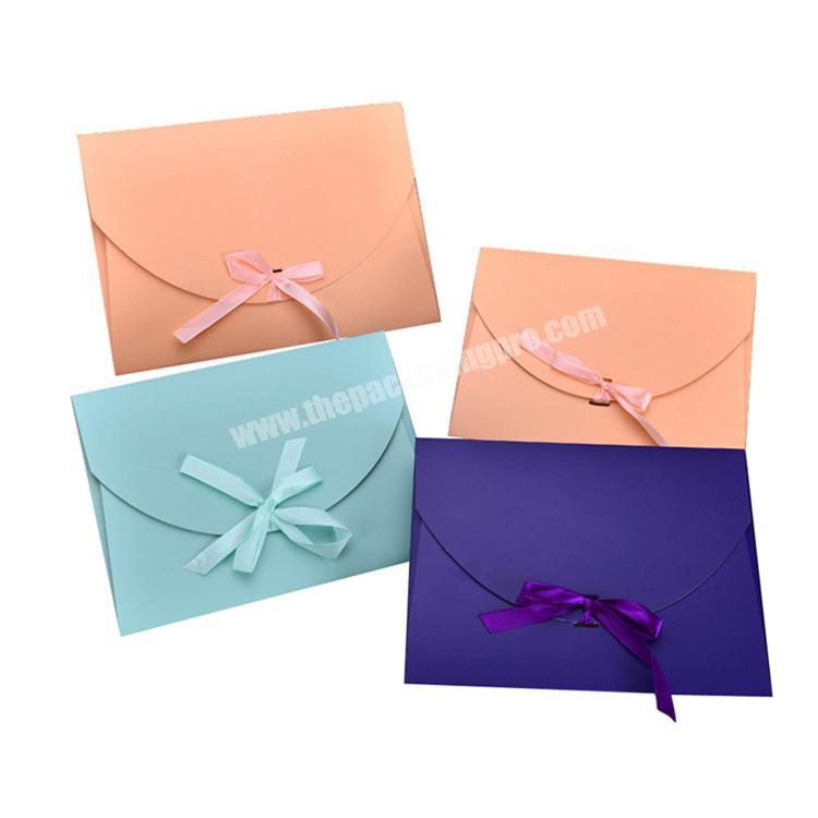 Custom Size Logo Printing Personality Paper Packaging White Pillow Handle Box Wedding Envelope Box