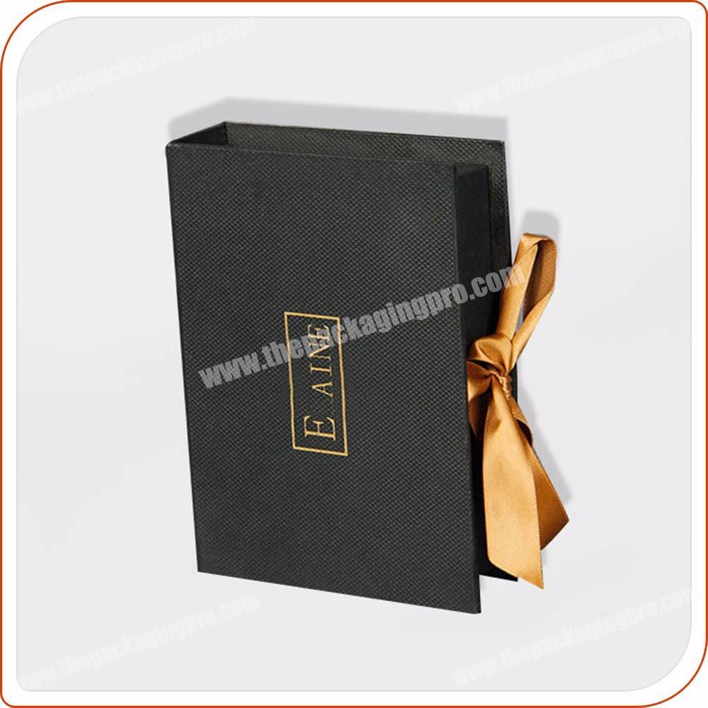 custom textured magneic gift packaging paper box with ribbon handle