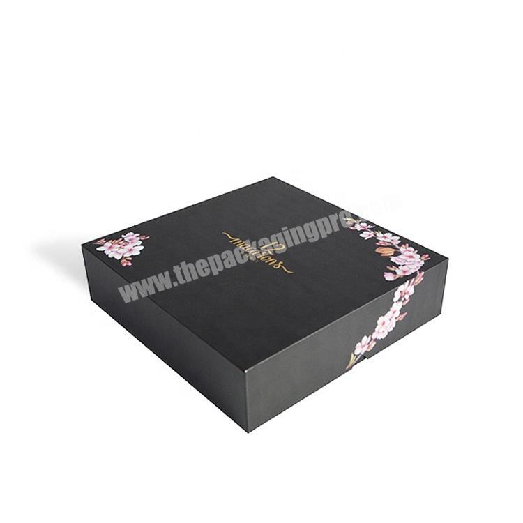 Customized Gold Hot Stamping Macarons Packaging Box with Plastic Blister for Retail Store