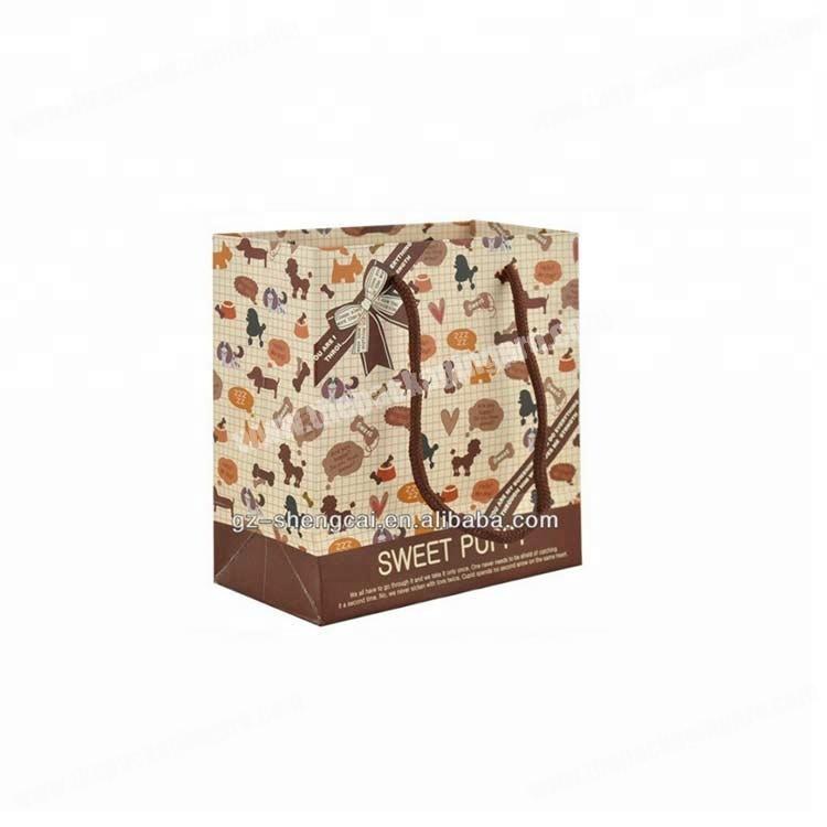 Customized Logo 190GSM C1S artboard paper bags with handle