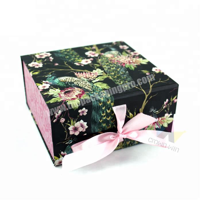 Customized Package Cardboard Magnetic Closure Gift Box With Pink Ribbon