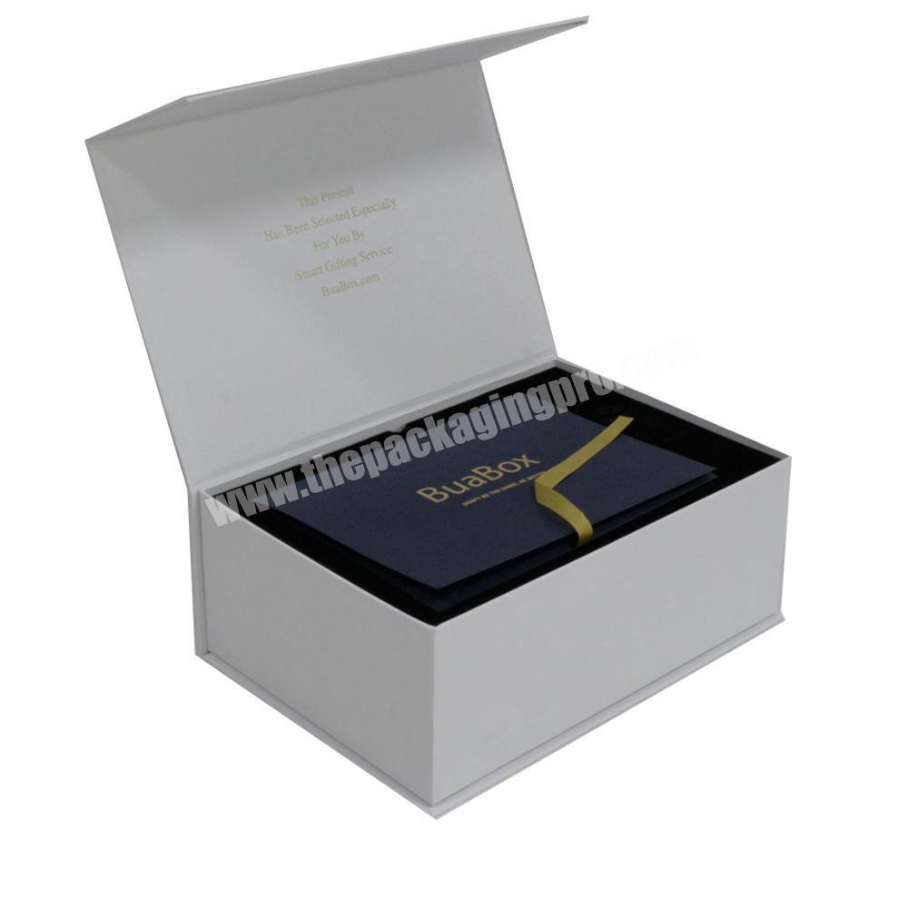 Customized square luxury white cardboard gift box magnetic closure lid