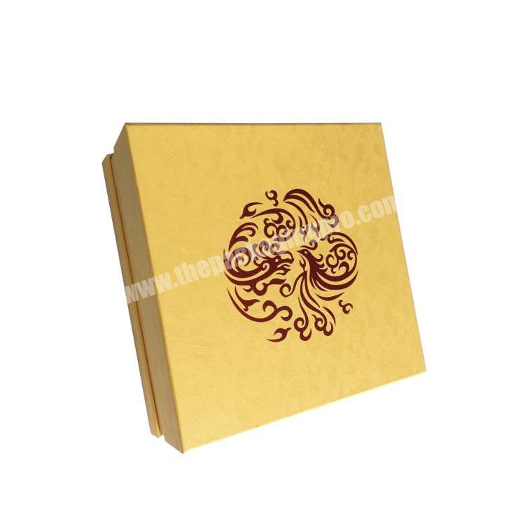 date chocolate box with paper tray for wedding invitation
