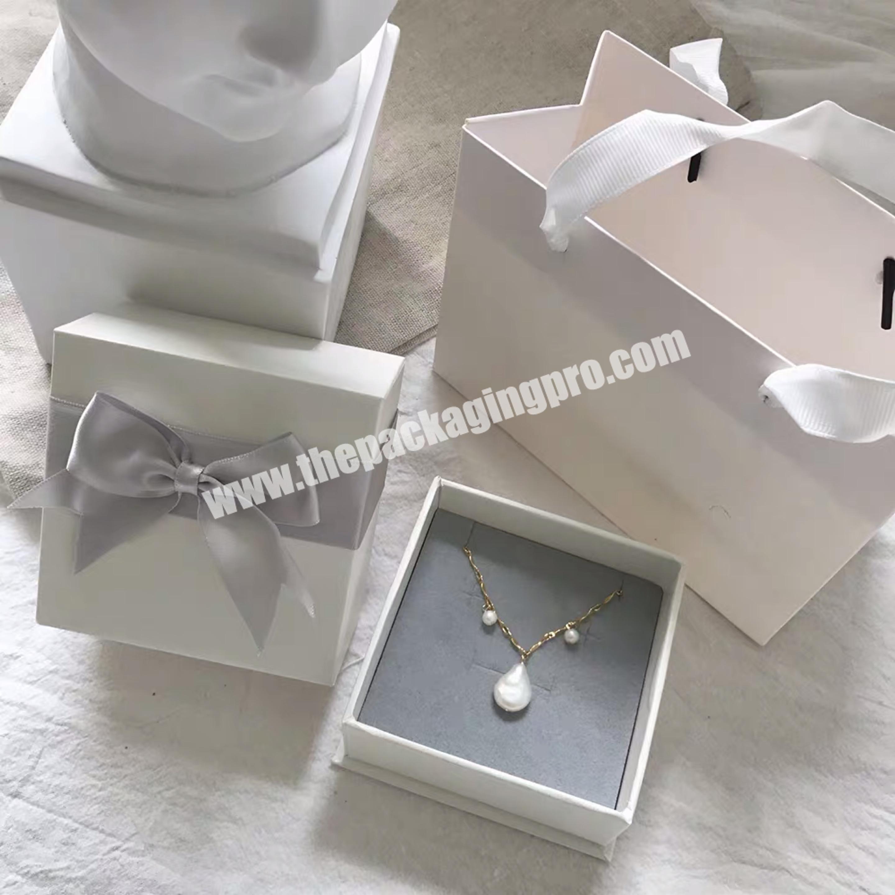Deluxe custom logo white jewelry packaging world box handbag