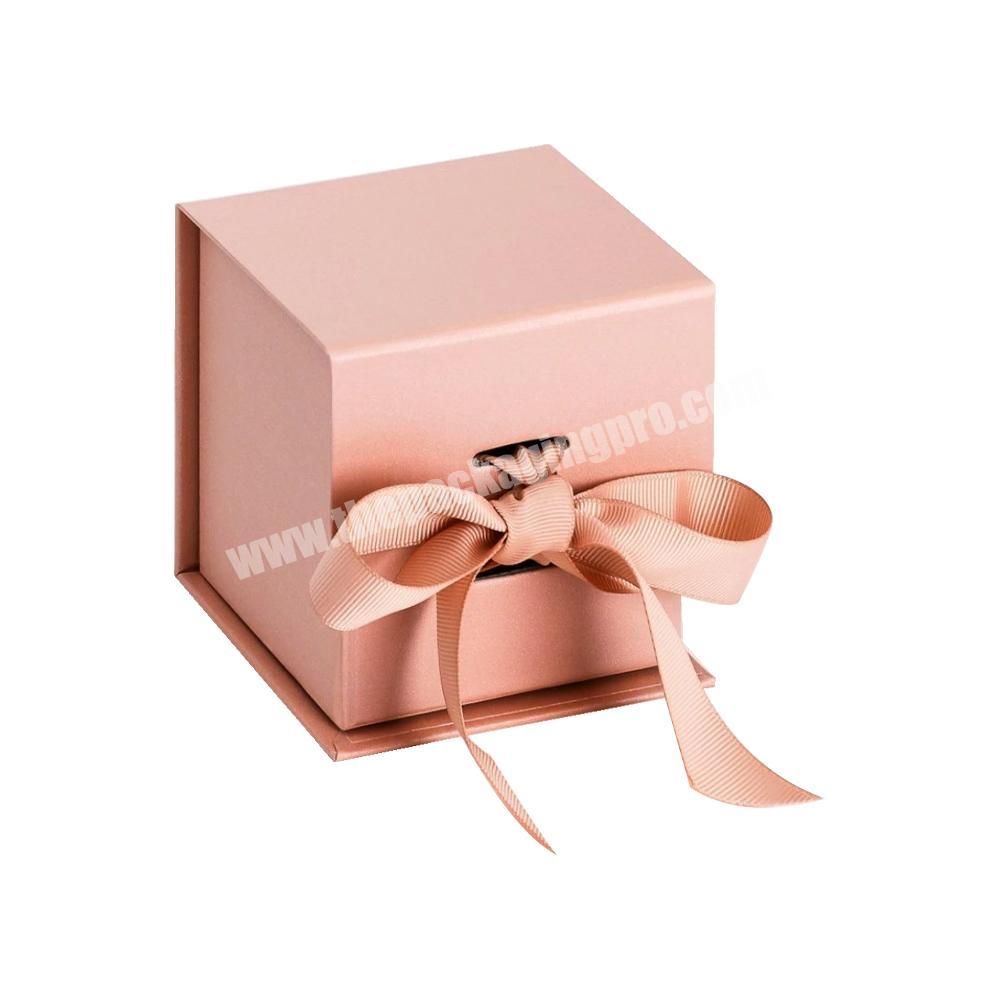 Designed Pe Coated Take Away Custom Printed Customised Bridesmaid Gift Box With Ribbon