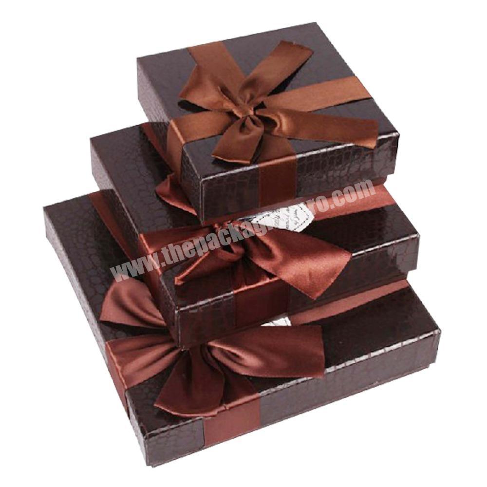 Exquisite gift chocolate packaging paper box with bearchocolate box